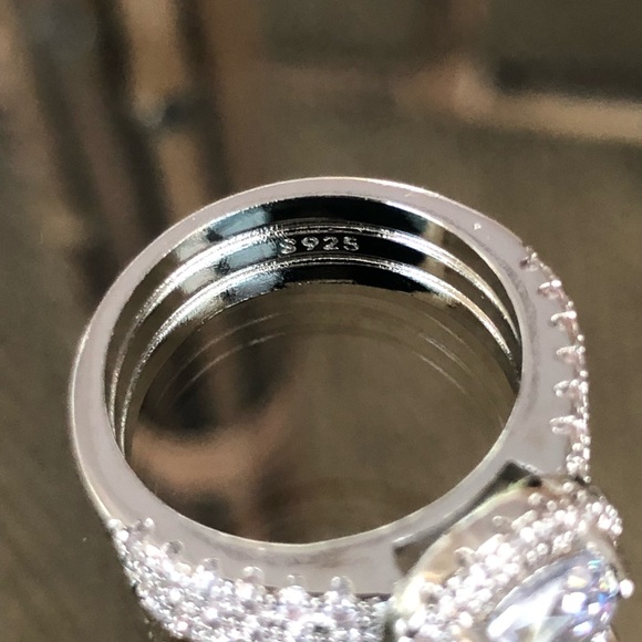 925 Stamped Sterling Silver Round Cut Diamond Ring - Picture 7 of 9